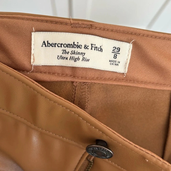 Abercrombie Vegan leather straight leg pants with Split ankle size 8 minimalist - Picture 3 of 4